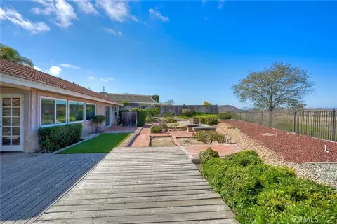 Exterior - 854 Rivertree, Oceanside, CA 92058 photo 6 of 9