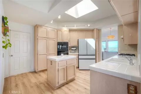 Kitchen - 854 Rivertree, Oceanside, CA 92058 photo 2 of 6