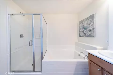 Bath - 40887 Belleray, Murrieta, CA 92562 photo 2 of 3