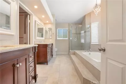Bath - 31752 Poole Ct, Temecula, CA 92591 photo 3 of 4