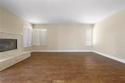Living - 31752 Poole Ct, Temecula, CA 92591 photo 6 of 9