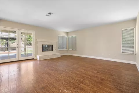 Living - 31752 Poole Ct, Temecula, CA 92591 photo 4 of 9