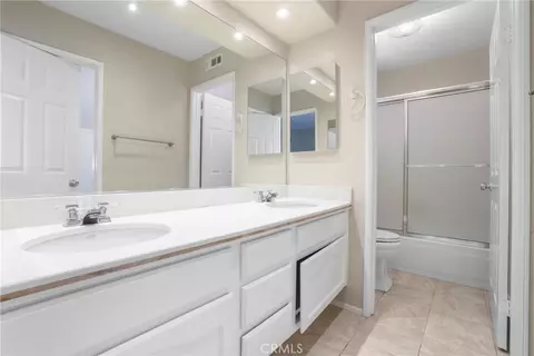 Bath - 31752 Poole Ct, Temecula, CA 92591 photo 4 of 4