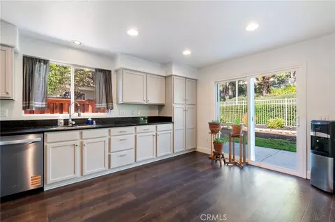 Kitchen - 43198 Corte Argento, Temecula, CA 92592 photo 1 of 2