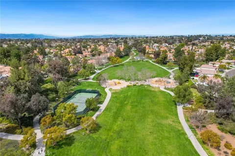 View/Area - 43198 Corte Argento, Temecula, CA 92592 photo 4 of 7