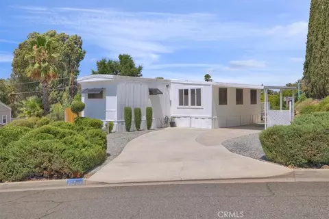 22780 Skylink Dr, Canyon Lake, CA 92587