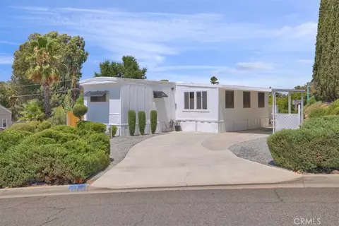 22780 Skylink Dr, Canyon Lake, CA 92587
