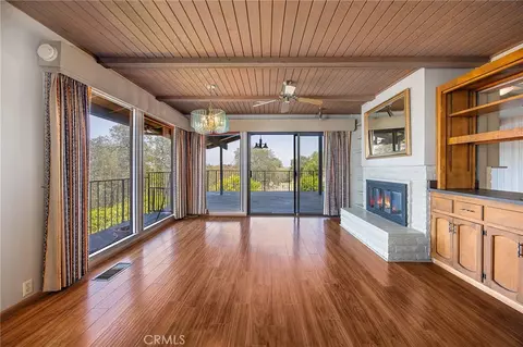 Living - 10960 Treeside Ln, Escondido, CA 92026 photo 5 of 6