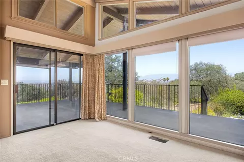 Living - 10960 Treeside Ln, Escondido, CA 92026 photo 3 of 6