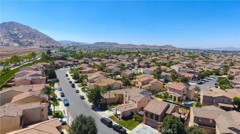 View/Area - 1441 Albillo Loop, Perris, CA 92571 photo 4 of 5