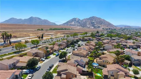 View/Area - 1441 Albillo Loop, Perris, CA 92571 photo 5 of 5