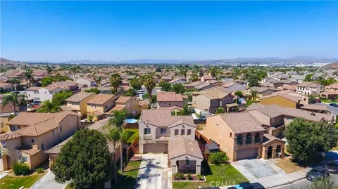 View/Area - 1441 Albillo Loop, Perris, CA 92571 photo 2 of 5