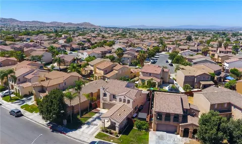 View/Area - 1441 Albillo Loop, Perris, CA 92571 photo 3 of 5