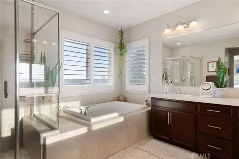 Bath - 44349 Phelps St, Temecula, CA 92592 photo 3 of 4