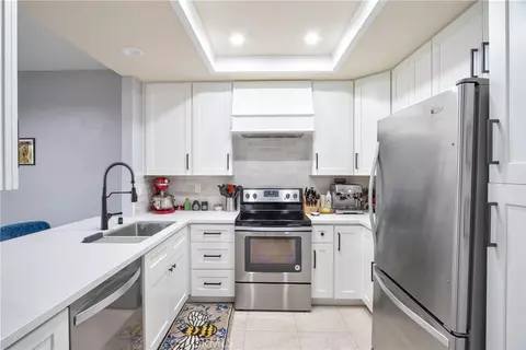 926 Lupine Hills Dr #15, Vista, CA 92081