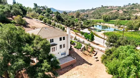 2424 Gird Rd, Fallbrook, CA 92028