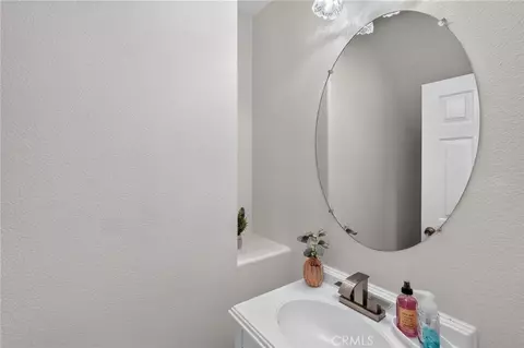 Bath - 41211 Pine Tree, Temecula, CA 92591 photo 1 of 4