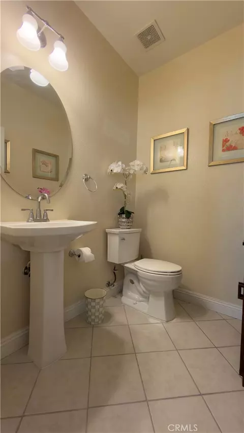 Bath - 12986 Bartholow Dr, Rancho Cucamonga, CA 91739 photo 1 of 1