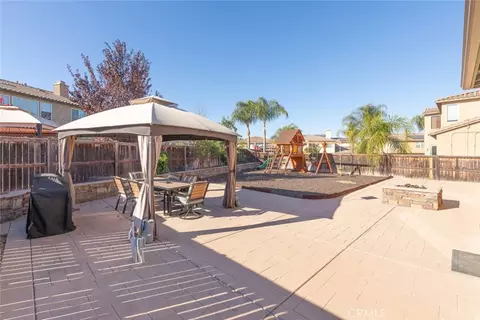 32735 Newham Ct, Winchester, CA 92596