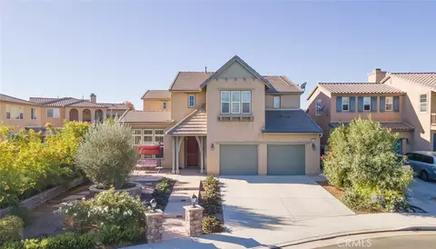 32735 Newham Ct, Winchester, CA 92596