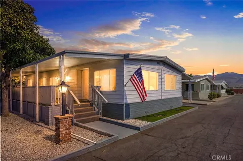 881 N Lake St #210, Hemet, CA 92544