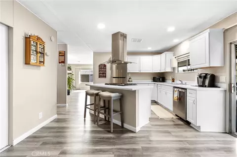 881 N Lake St #210, Hemet, CA 92544