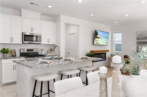 Kitchen - 32407 Brunello Way, Temecula, CA 92591 photo 6 of 7