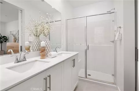 Bath - 32407 Brunello Way, Temecula, CA 92591 photo 3 of 3