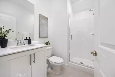 Bath - 32407 Brunello Way, Temecula, CA 92591 photo 1 of 3
