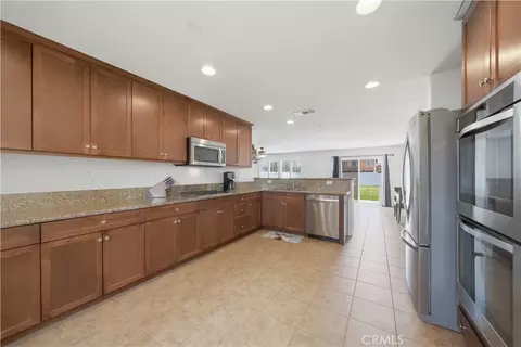 Kitchen - 3439 Joshua Tree Ct, Perris, CA 92570 photo 2 of 3