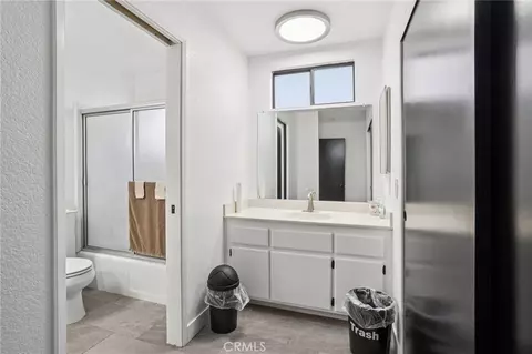 Bath - 2534 Beech Tree St, Hemet, CA 92545 photo 1 of 3