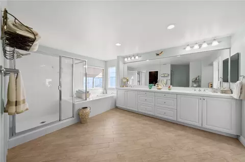 Bath - 45211 Willowick St, Temecula, CA 92592 photo 4 of 7