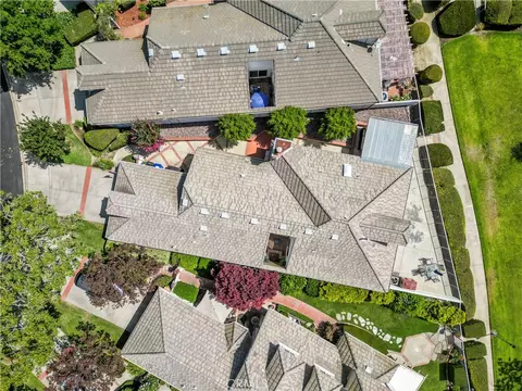 View/Area - 2186 Eiffel Cir, Upland, CA 91784 photo 4 of 7