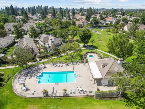View/Area - 2186 Eiffel Cir, Upland, CA 91784 photo 6 of 7