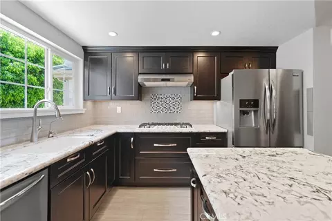 Kitchen - 2186 Eiffel Cir, Upland, CA 91784 photo 2 of 5
