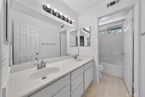 Bath - 39977 Chalon Ct, Temecula, CA 92591 photo 3 of 3