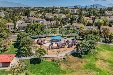 View/Area - 39977 Chalon Ct, Temecula, CA 92591 photo 1 of 6