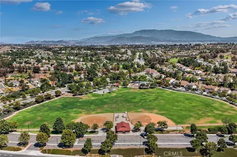 View/Area - 39977 Chalon Ct, Temecula, CA 92591 photo 2 of 5