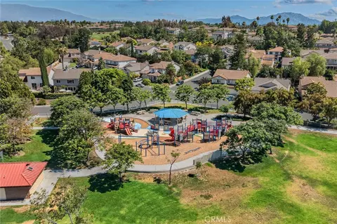 View/Area - 39977 Chalon Ct, Temecula, CA 92591 photo 1 of 5