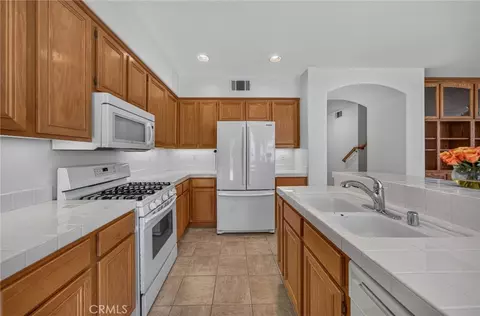 Kitchen - 39977 Chalon Ct, Temecula, CA 92591 photo 2 of 3