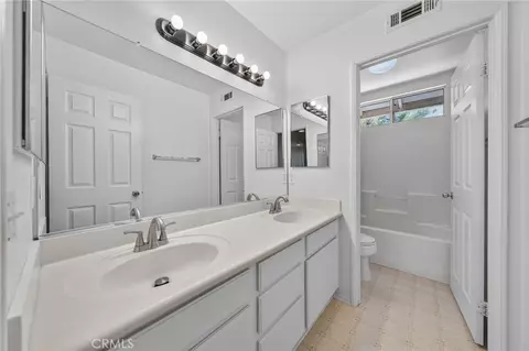 Bath - 39977 Chalon Ct, Temecula, CA 92591 photo 3 of 3