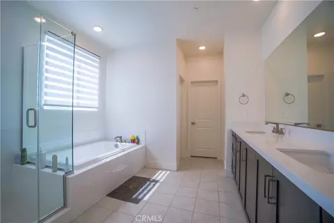 Entry Way - 35323 Orchard Trl, Fallbrook, CA 92028 photo 5 of 8