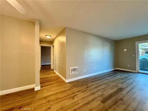 Living - 432 Edgehill #95, Oceanside, CA 92054 photo 4 of 8