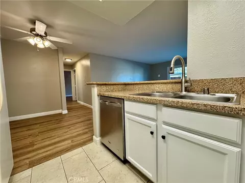 Kitchen - 432 Edgehill #95, Oceanside, CA 92054 photo 3 of 3