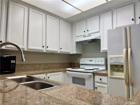 Kitchen - 432 Edgehill #95, Oceanside, CA 92054 photo 2 of 3