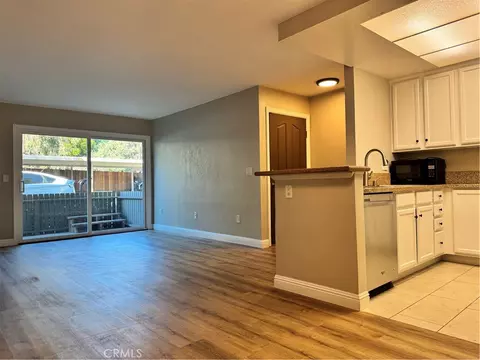 Living - 432 Edgehill #95, Oceanside, CA 92054 photo 2 of 8