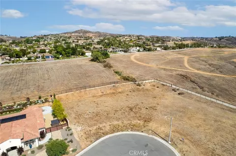7948 Featherstone Ct, Riverside, CA 92506 photo 5