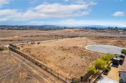 7948 Featherstone Ct, Riverside, CA 92506 photo 10