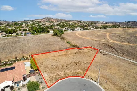 7948 Featherstone Ct, Riverside, CA 92506