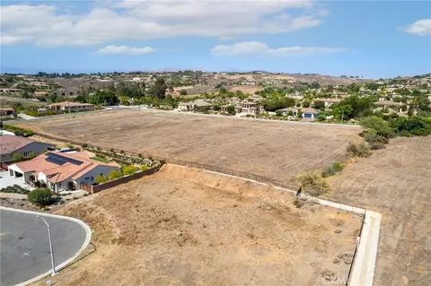 7948 Featherstone Ct, Riverside, CA 92506 photo 6